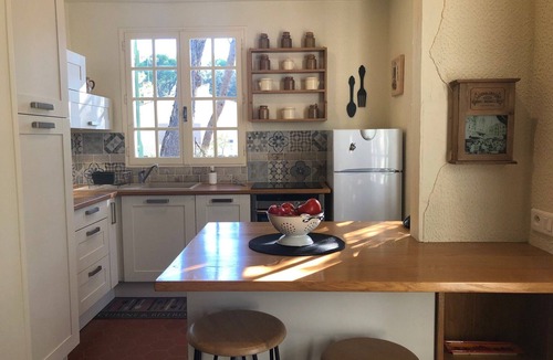 Mornas House | Pretty holiday home in the middle of a pine forest with fully enclosed garden.