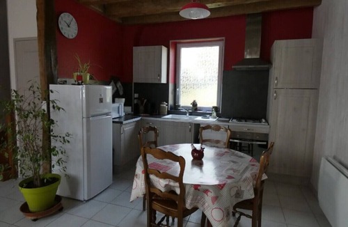 Buzancais Ski Chalet | Pretty holiday home "Gîte des Ecureuils"