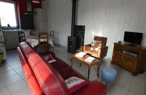 Buzancais Ski Chalet | Pretty holiday home "Gîte des Ecureuils"