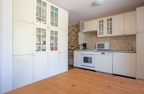 Courry House | Pretty Holiday Home in Courry with Swimming Pool