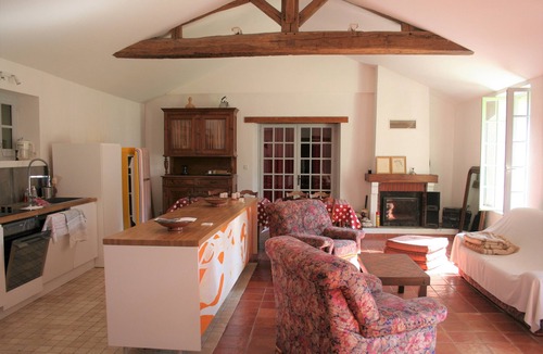Avrille House | Pretty house in a nice park