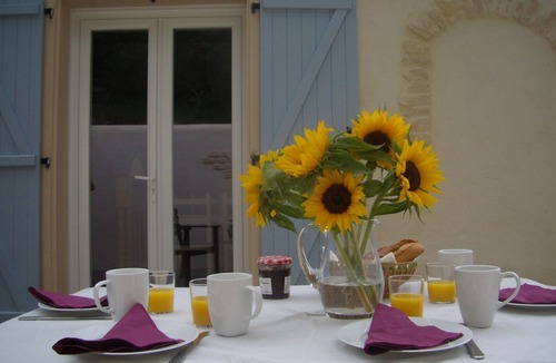 Roquetaillade House | Pretty house w/all comforts, NEW heated saltwater pool, 6ac beautiful grounds