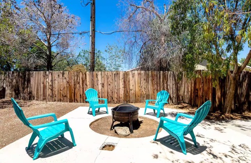 Desert Hot Springs Apartment | Pretty In Pink w/Back Yard/2BR/2 Bath