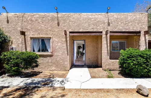 Desert Hot Springs Apartment | Pretty In Pink w/Back Yard/2BR/2 Bath