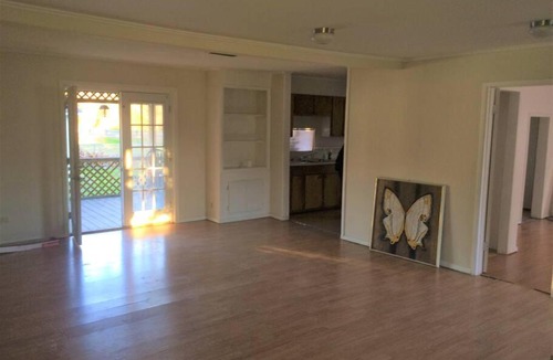 West Livingston House | Pretty Lakehouse for a Great, Inexpensive Getaway!