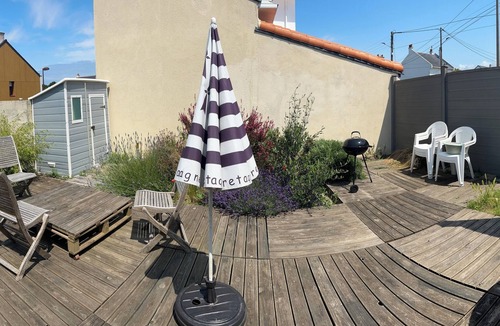 Le Croisic House | Pretty little seaside house with large terrace