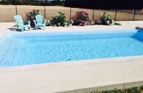 Lezignan-Corbieres House | Pretty old house, in domain with closed garden with trees and private swimming pool