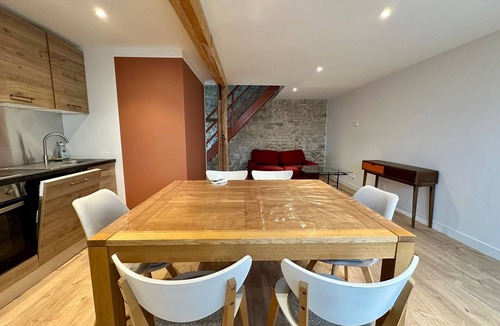 Poligny House | Pretty outbuilding near forest -Nemours