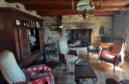 Penmarch House | Pretty penty with large private courtyard