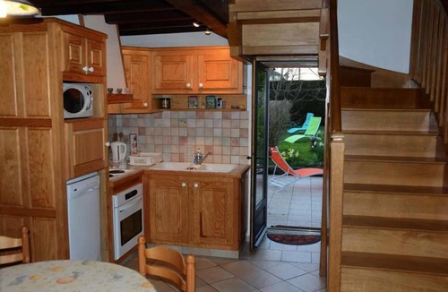 Jasses Cottage | Pretty, petite house with garden between Béarn and Basque Country (for 2-4)