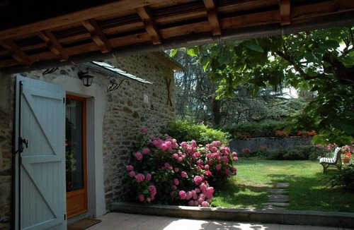 Jasses Cottage | Pretty, petite house with garden between Béarn and Basque Country (for 2-4)