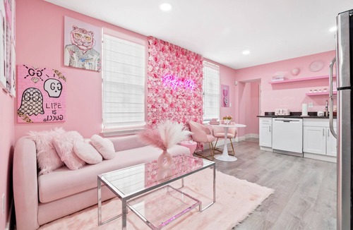 North Philadelphia West House | Pretty & Pink Mini Unit