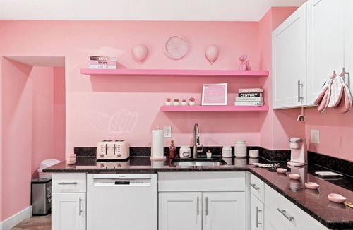North Philadelphia West House | Pretty & Pink Mini Unit