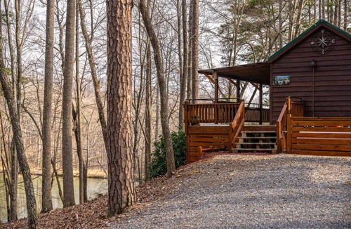 Morganton Cabin | Pretty Pond | Quiet | Sleeps 4