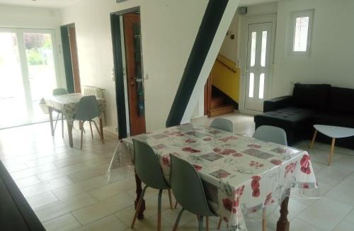 Albert House | Pretty Poppy