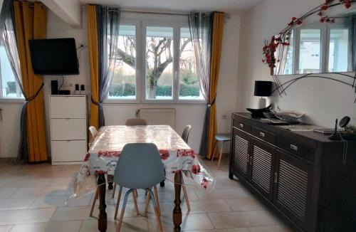 Albert House | Pretty Poppy