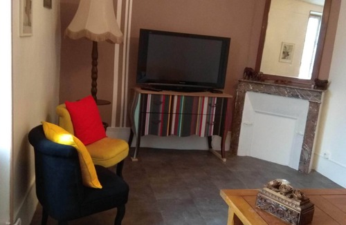 Accolay House | Pretty Potters' House