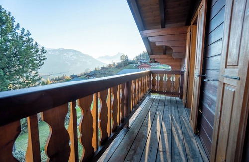 Barboleusaz Ski Chalet | Pretty renovated chalet located below the Barboleuse, in Gryon in a quiet location surrounded by gre