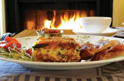 Glen Huron Hotel | Pretty River Valley Country Inn