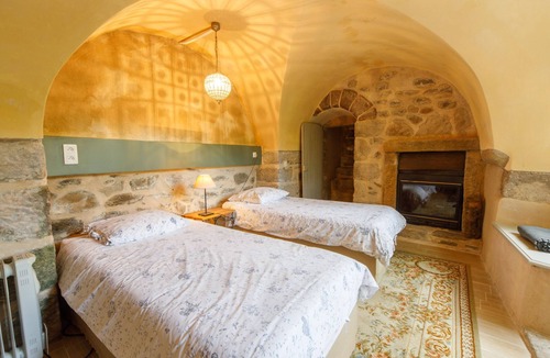 Vieille-Brioude House | Pretty riverside house, veranda overlooking nature and activities