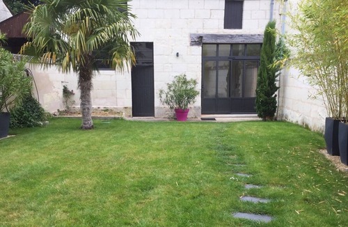 Saumur Bed & Breakfast | Pretty room in outbuilding, GARDEN, with bicycle shed