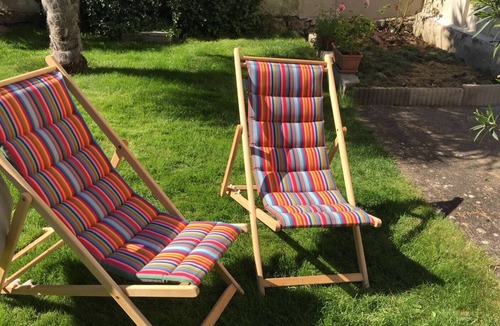 Saumur Bed & Breakfast | Pretty room in outbuilding, GARDEN, with bicycle shed