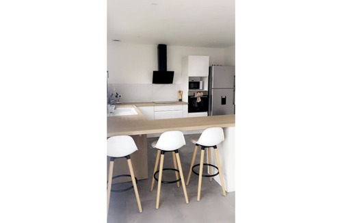 Paroisse Notre-Dame House | Pretty single-storey house dole center