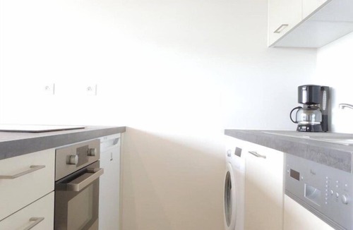 La Petite Motte Apartment | Pretty, Sleeps 4, Sunny, Pool, Parking, Beach, Shops 50m,