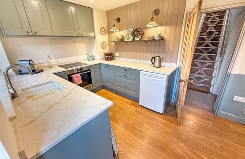 Woolbeding House | Pretty South facing cottage