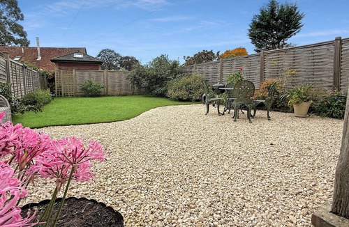 Woolbeding House | Pretty South facing cottage