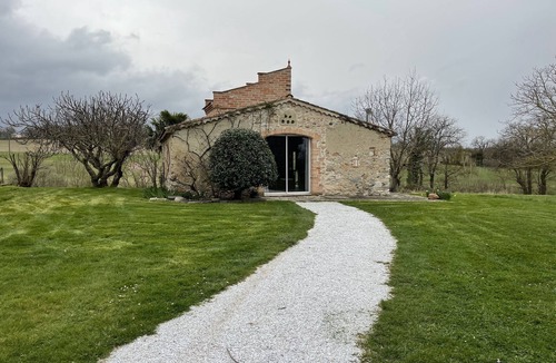Belleserre Cottage | Pretty stone cottage