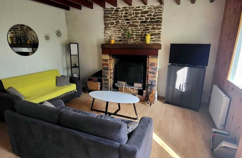 Hardanges House | Pretty stone house with bucolic garden. A change of scenery guaranteed!