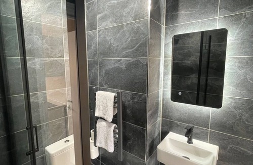 Somers Town Apartment | Pretty Studio Flat in Camden