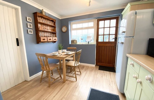 Winterton-on-Sea Cottage | Pretty Thatched Cottage, close to sandy beach