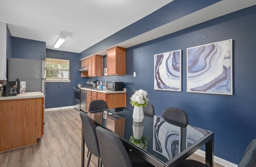 Cypress Apartment | Price Drop![20% OFF] Cozy 3BR & 2BTH Apt-14A