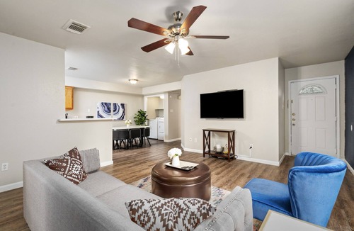 Cypress Apartment | Price Drop! Off-Apt 3BR Fast Wifi & More-12B
