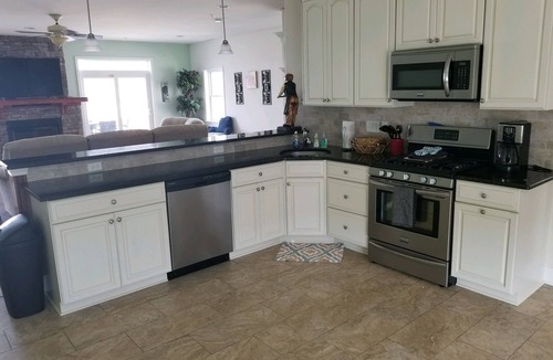 North Wildwood Condo | PRICE REDUCED Beautiful 3 Bedroom, 21/2 Bath Condo,walking distance to the beach