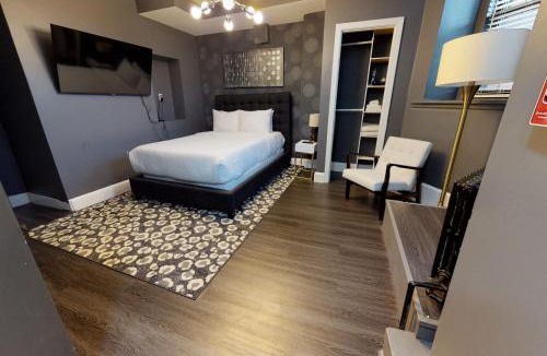 Bay Village Apartment | Prices And Location CANNOT Be Beat!! 3-B1