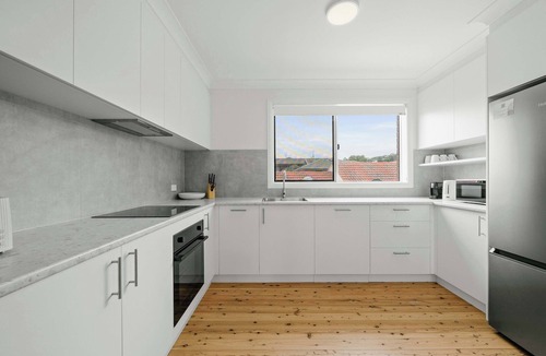 Merewether Apartment | Prickly Pear Stays in Merewether - Ranclaud St, 1-bedroom