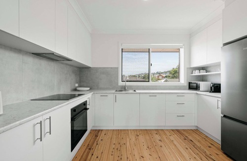 Merewether Apartment | Prickly Pear Stays in Merewether - Ranclaud St, 1-bedroom