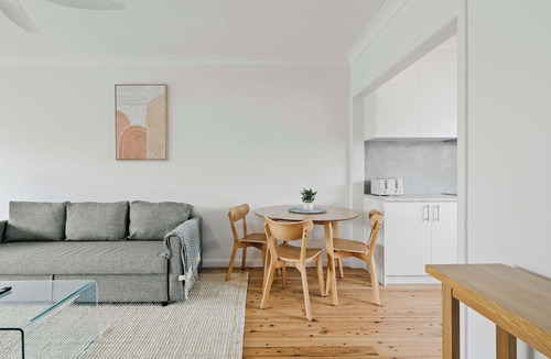 Merewether Apartment | Prickly Pear Stays in Merewether - Ranclaud St, 1-bedroom