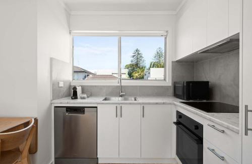 Merewether Apartment | Prickly Pear Stays in Merewether - Ridge St