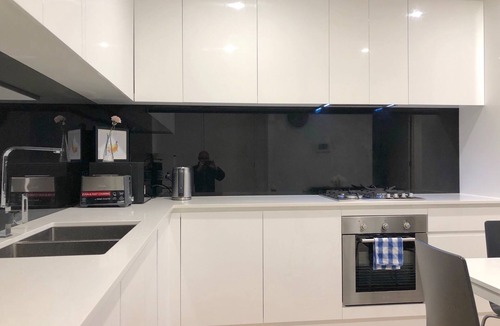 Bentleigh Apartment | Pride Benleigh Apartment with Garden