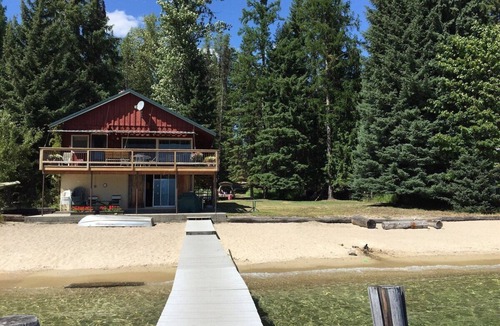 Priest River House | Priest Lake BEACHFRONT with 2-slip dock