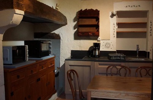 Goudargues Bed & Breakfast | Prieuré d'orniols