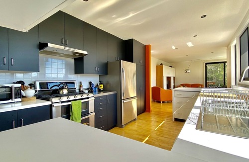 Lac-Brome House | Primavesi Estate · Alpine Oasis: Scenic Trails & Unrivaled Views