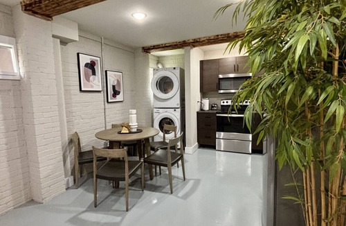 Old Town Apartment | Prime 2 bedroom Location for HSV Attractions