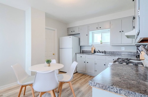East Somerville Apartment | Prime 2BR Near Tufts & Downtown Boston