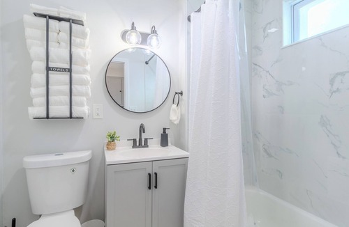 East Somerville Apartment | Prime 2BR Near Tufts & Downtown Boston
