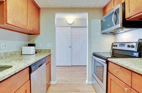 Crystal City Apartment | Prime Arlington Location | Easy Metro Access